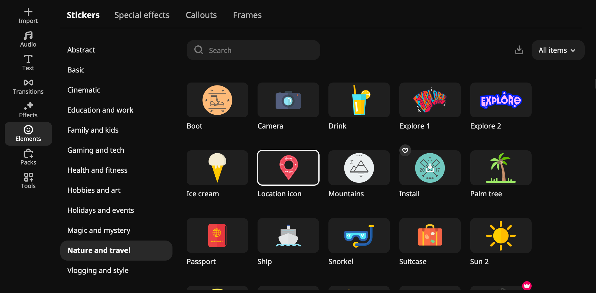 Captura de pantalla de los stickers de Movavi que puedes añadir a tu video.
