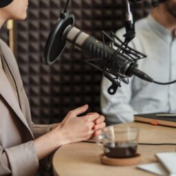 Miniatura para A Arte do Podcasting em Vídeo 🎙️🎥