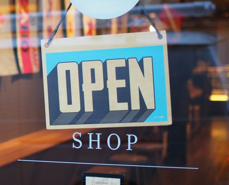 Miniatura para Música Comercial: Mejora la Experiencia del Cliente y Aumenta las Ventas